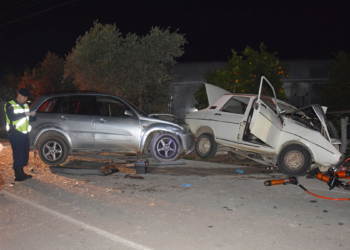 Cip ile otomobilin kafa kafaya çarpıştığı kazada 2 kişi öldü