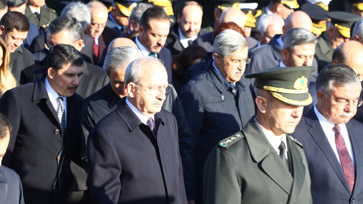 Türkiye Cumhuriyeti'nin kurucusu Mustafa Kemal Atatürk vefatının 84'üncü yılında, Cumhurbaşkanı Recep Tayyip Erdoğan başkanlığındaki devlet erkanının katıldığı resmi törenle Anıtkabir'de anıldı.