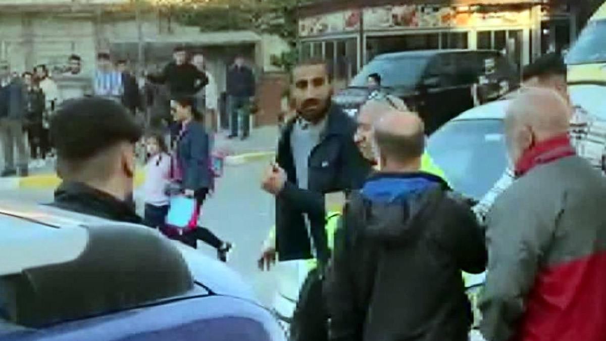 Atatürk Anıtı'na baltayla saldıran şüpheli gözaltında