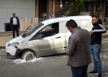 Avcılar'da yolda çökme meydana geldi