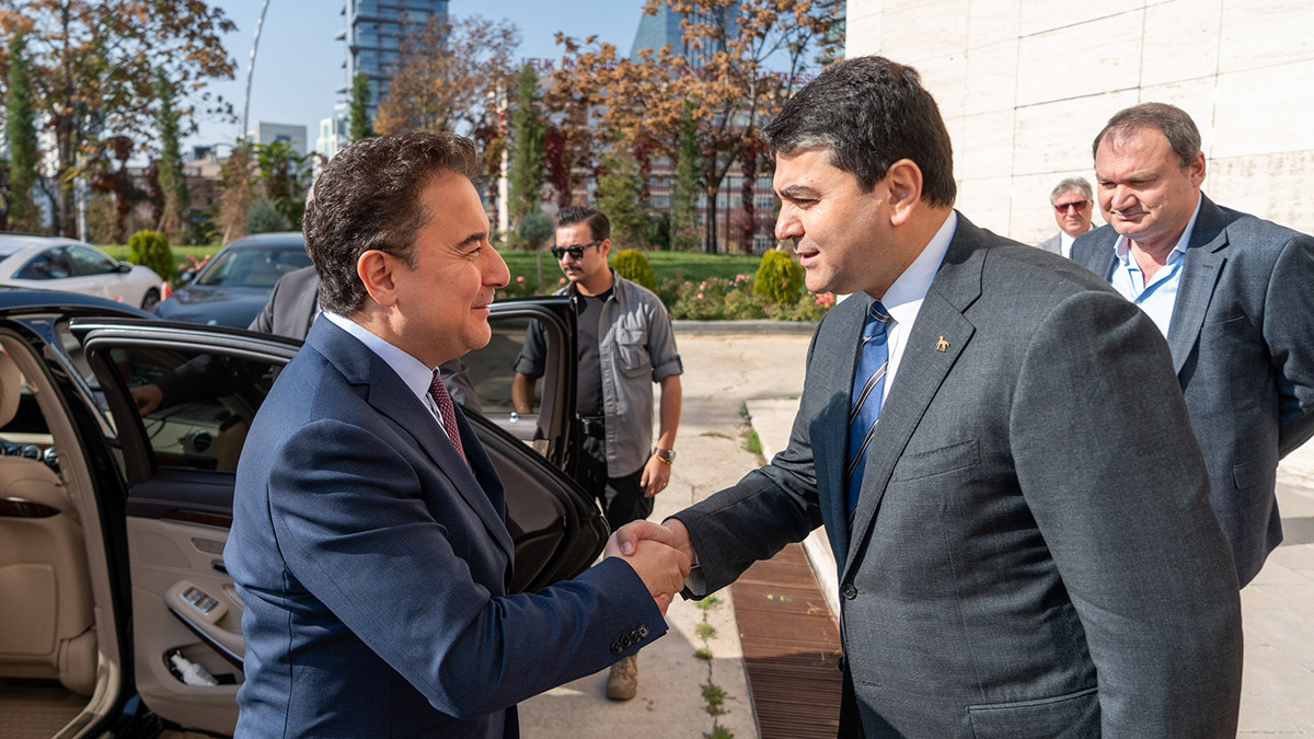 Ali Babacan Gültekin Uysal'ı ziyaret etti