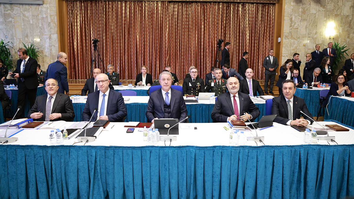 Milli Savunma Bakanı Hulusi Akar, "Şehitlerimizin, masum insanlarımızın kanını yerde bırakmadık, bırakmıyoruz, bırakmayacağız" dedi.