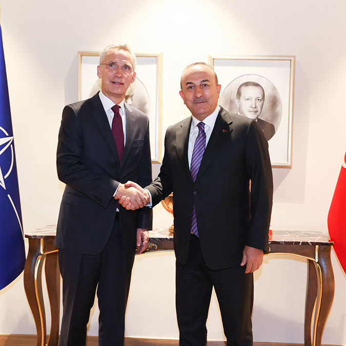 Mevlüt Çavuşoğlu Jens Stoltenberg ile bir araya geldi