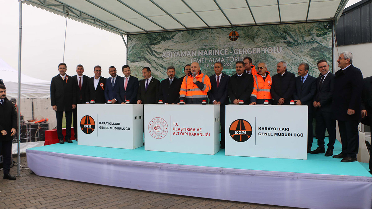 Ulaştırma ve Altyapı Bakanı Adil Karaismailoğlu, "Yeni yol ile Narince-Gerger yolu güzergahı üzerindeki Nemrut Dağı'na erişim kolaylaşacak, yerli ve yabancı turistlerin seyahatleri daha konforlu hale gelecek. Bu da turizmi canlandıracak, ticareti canlandıracaktır" dedi.