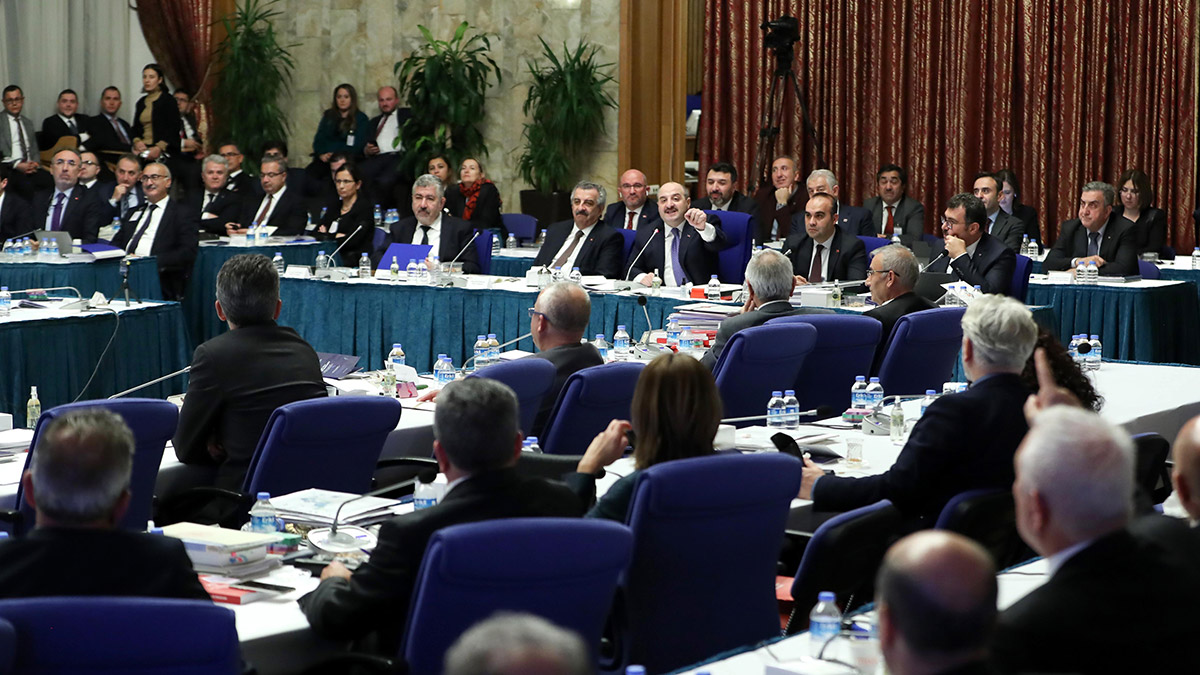 Üniversiteleri ideolojilerin arka bahçesi olmaktan çıkardık