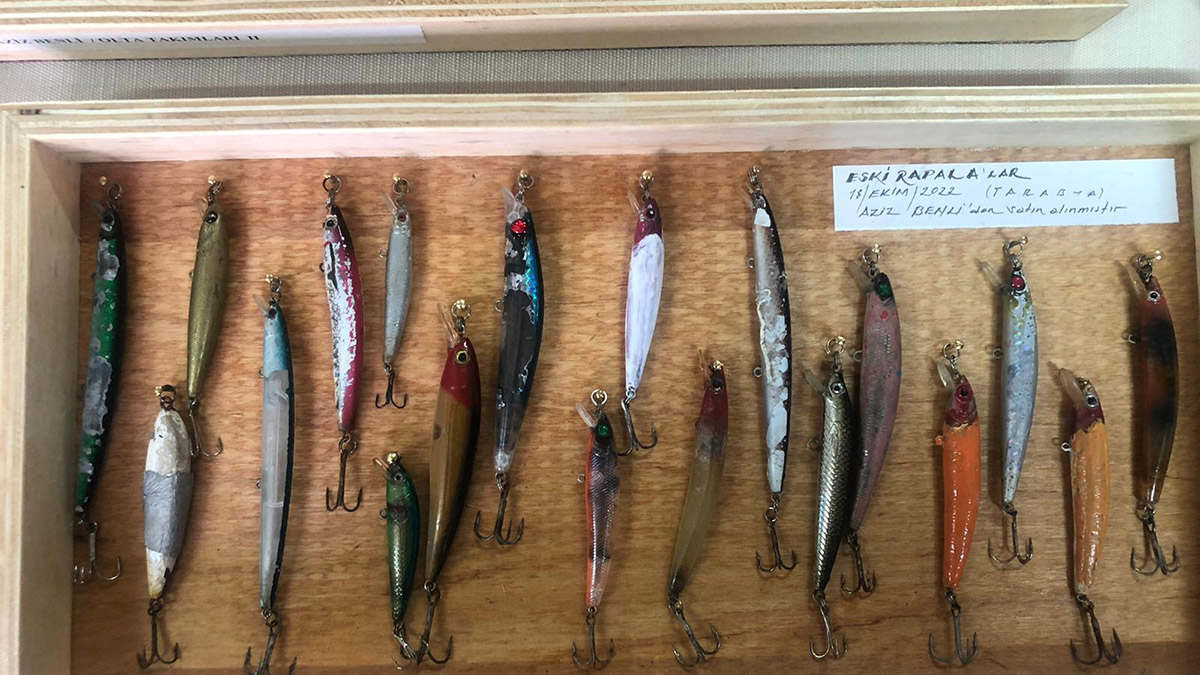 Balıkçılığa olan sevgisini sanatla buluşturdu