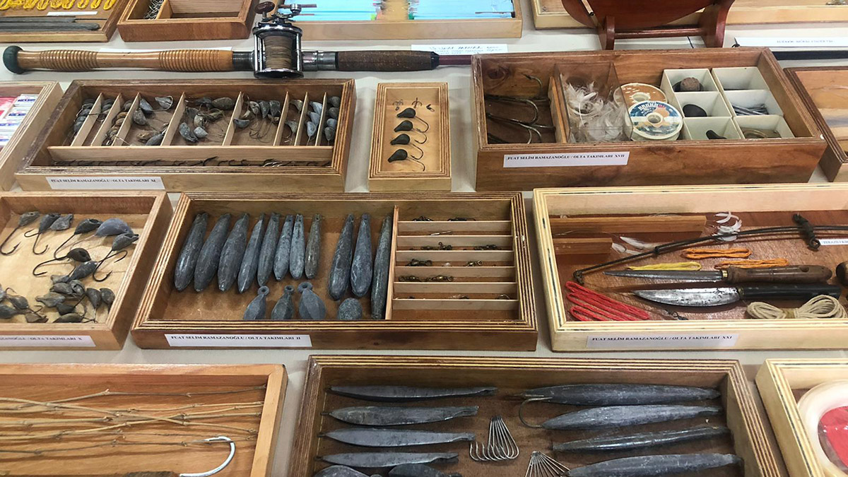 Balıkçılığa olan sevgisini sanatla buluşturdu