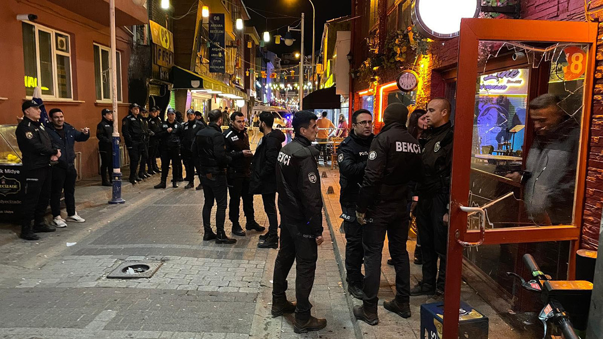 Barlar sokağında kavga; 2 yaralı