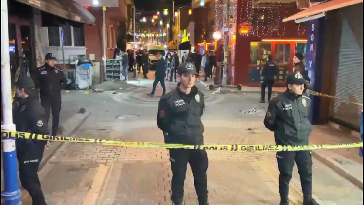 Barlar sokağında kavga; 2 yaralı