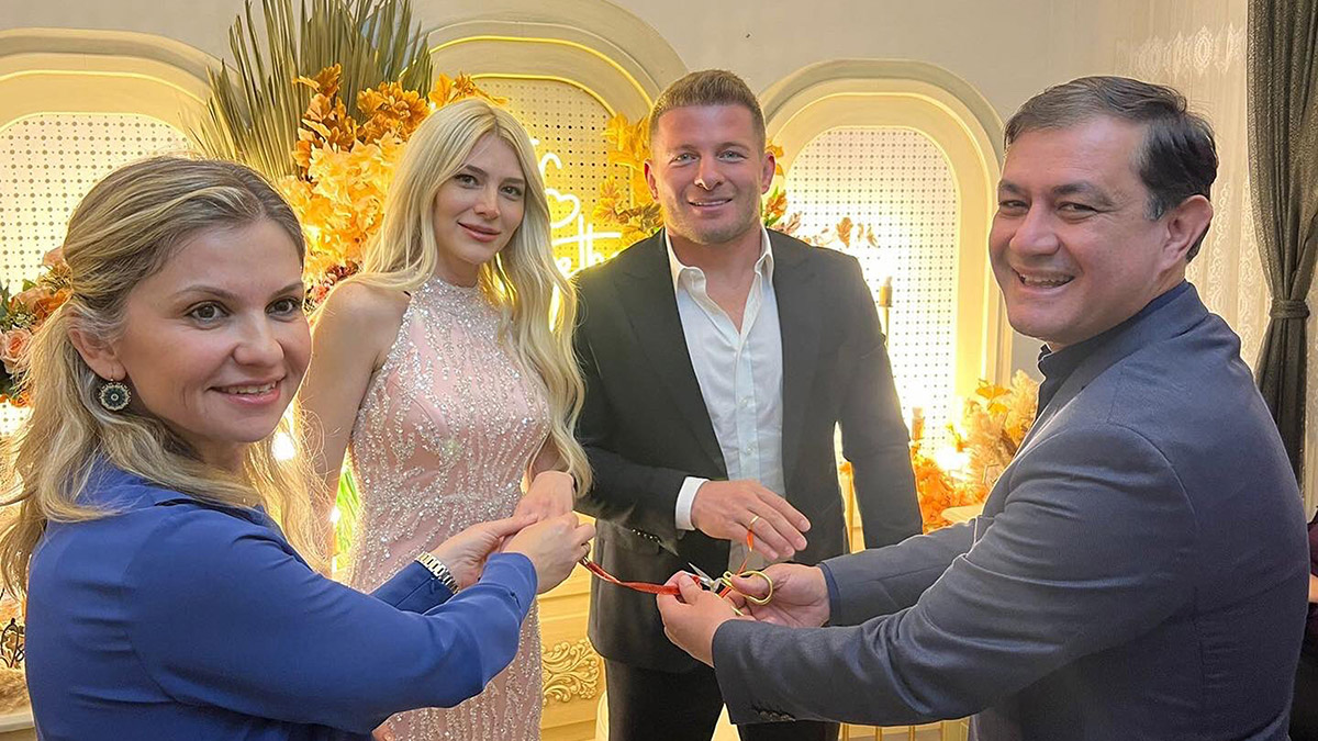 İsmail Balaban İlayda Şeker'le nişanlandı