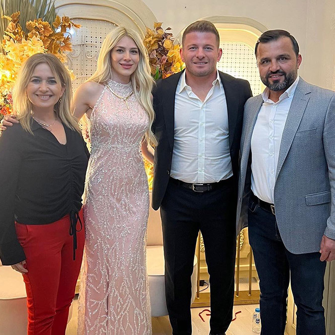 İsmail Balaban İlayda Şeker'le nişanlandı