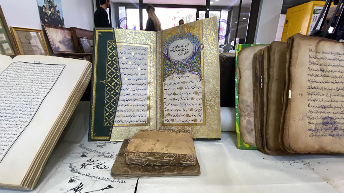 Sultan Abdülmecit tuğralı vakfiye ele geçirildi