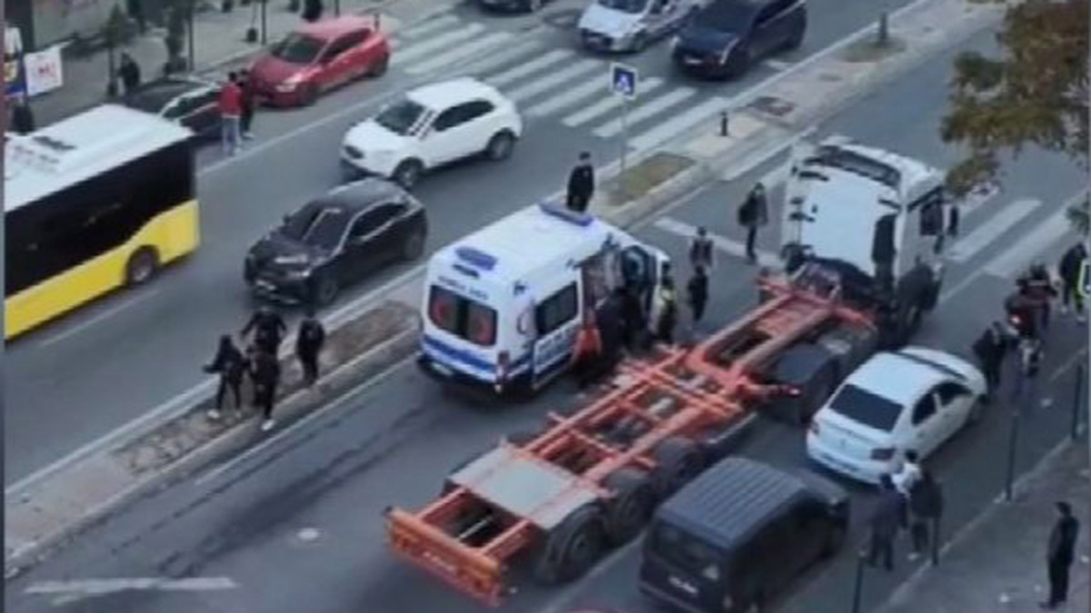 Beylikdüzü'nde öğrencilerin bıçaklı kavgası