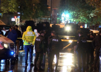 Beyoğlu'nda silahlı çatışma; 1 ölü 2 yaralı