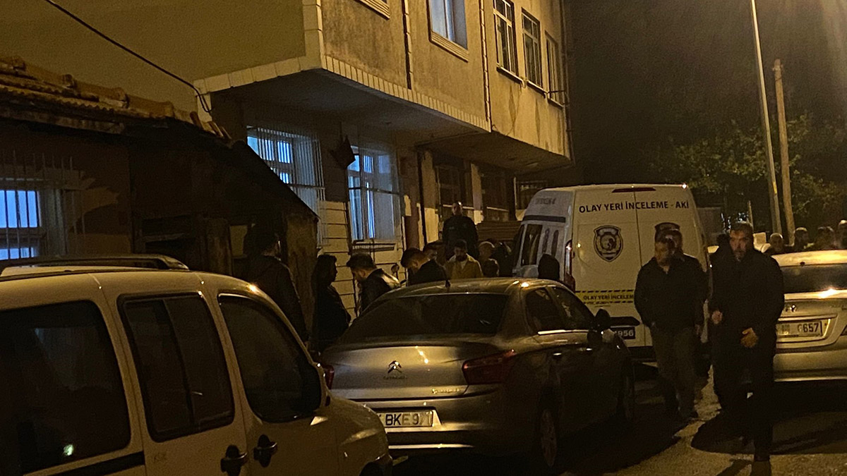 Babasını silahla vurarak öldürdü, kuzenini bıçakladı