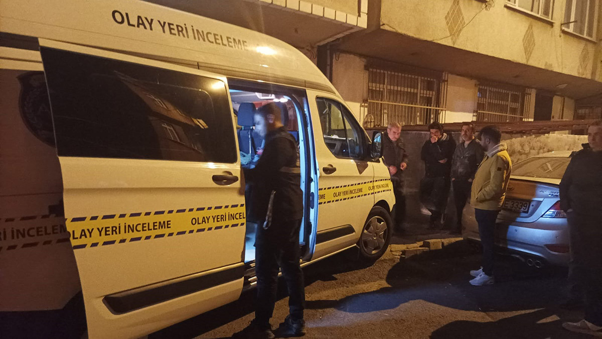 Babasını silahla vurarak öldürdü, kuzenini bıçakladı