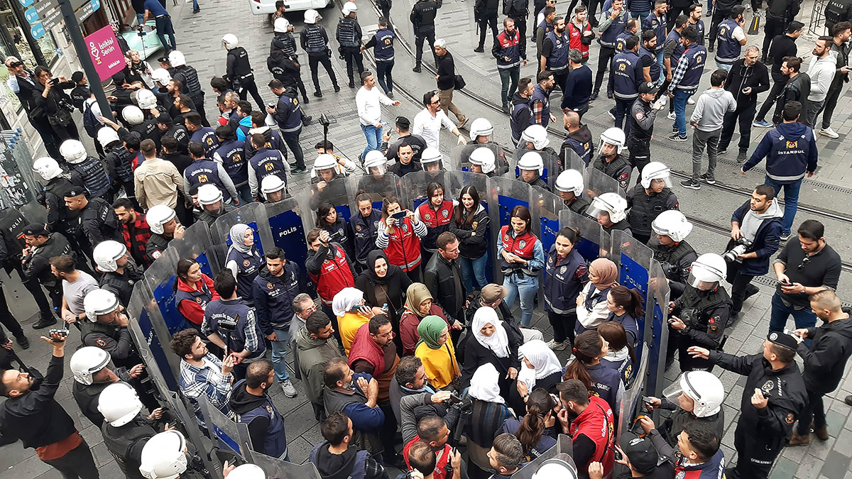 Beyoğlu'nda HDP yürüyüşüne 121 gözaltı