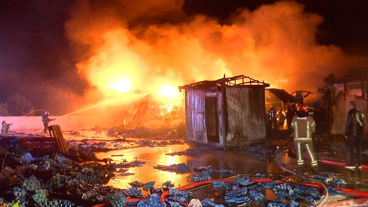 Bursa'da soğuk hava deposunda yangın