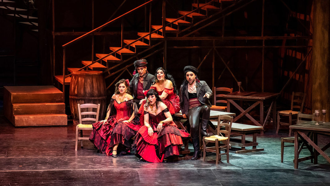 Dünyaca ünlü Carmen Operası sahnelendi