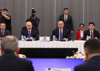 Orta Koridor'da taşınan kargo hacminin 6 kat olması gerekiyor