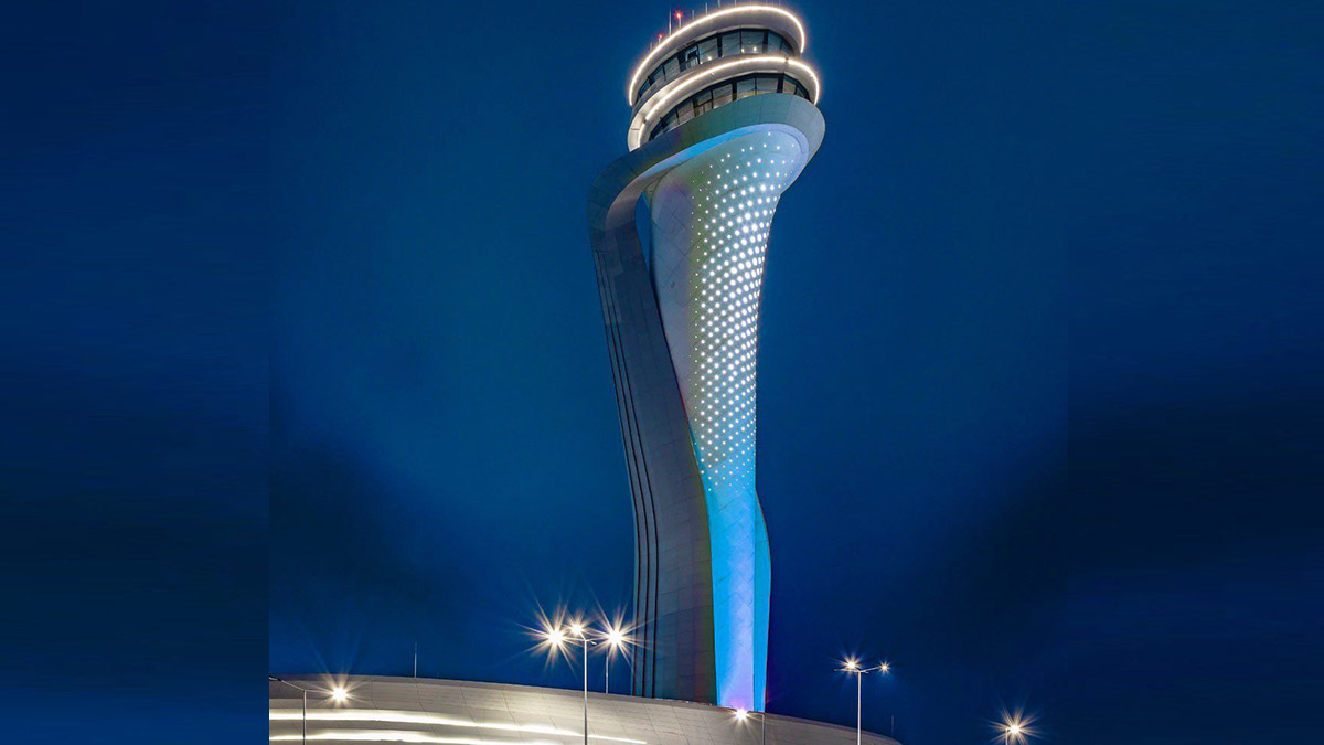 Dünya Çocuk Hakları Günü nedeniyle kule maviye büründü