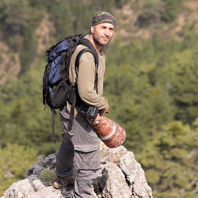 Tek bacağı kopmuş gümüş yağmurcun görüntüledi