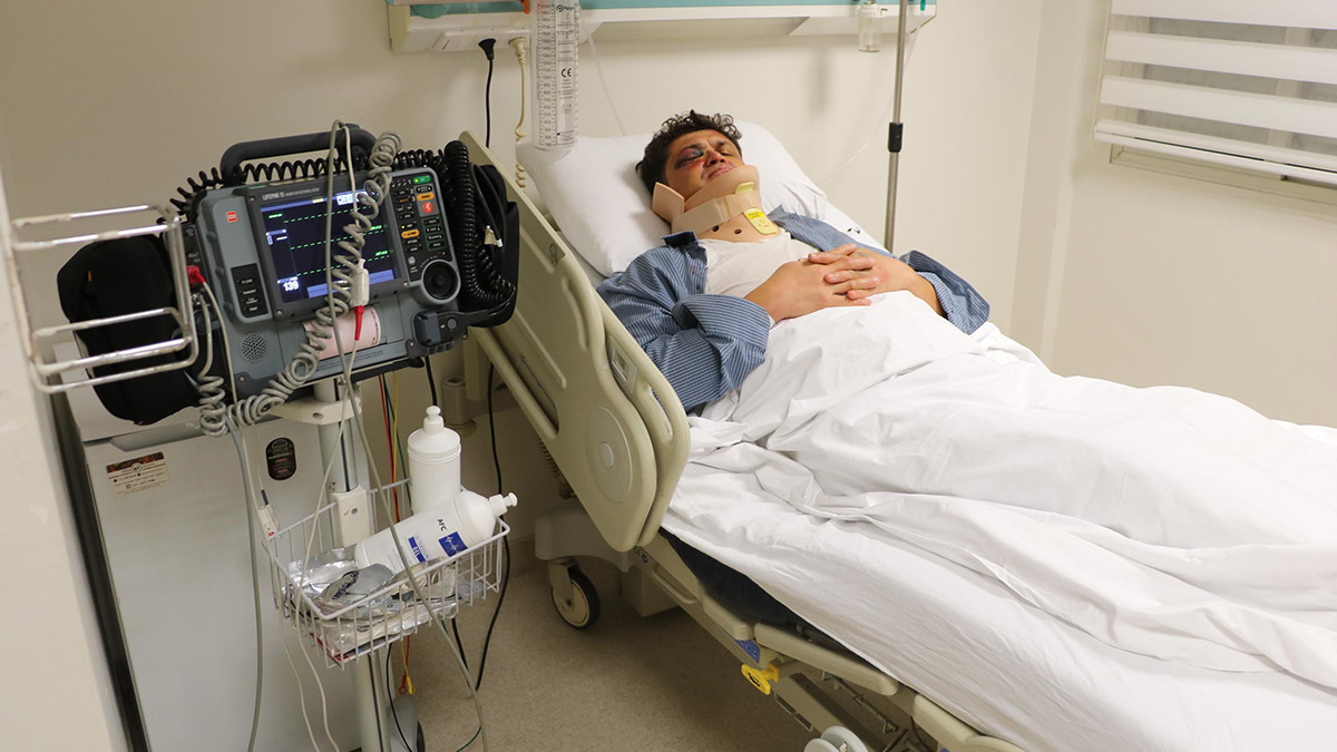 Doktoru dövdükleri sopa silah sayıldı; 6 yıl 9'ar ay hapis istemi