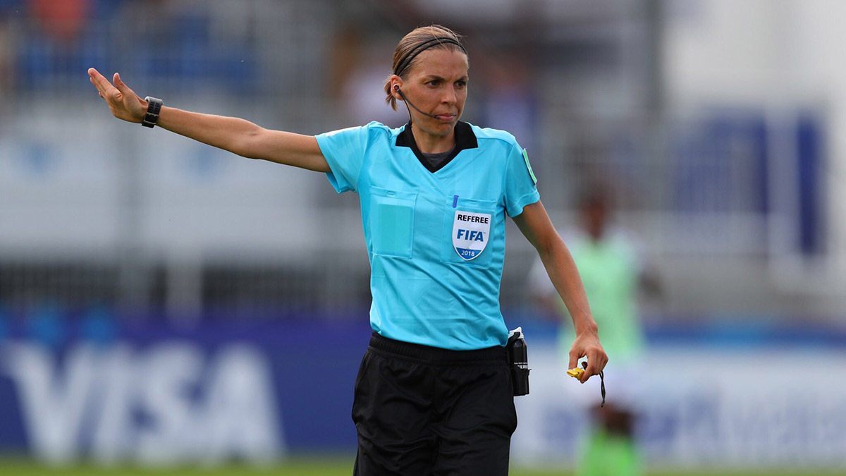 Dünya Kupası'nda ilk kez kadın hakem maç yönetecek