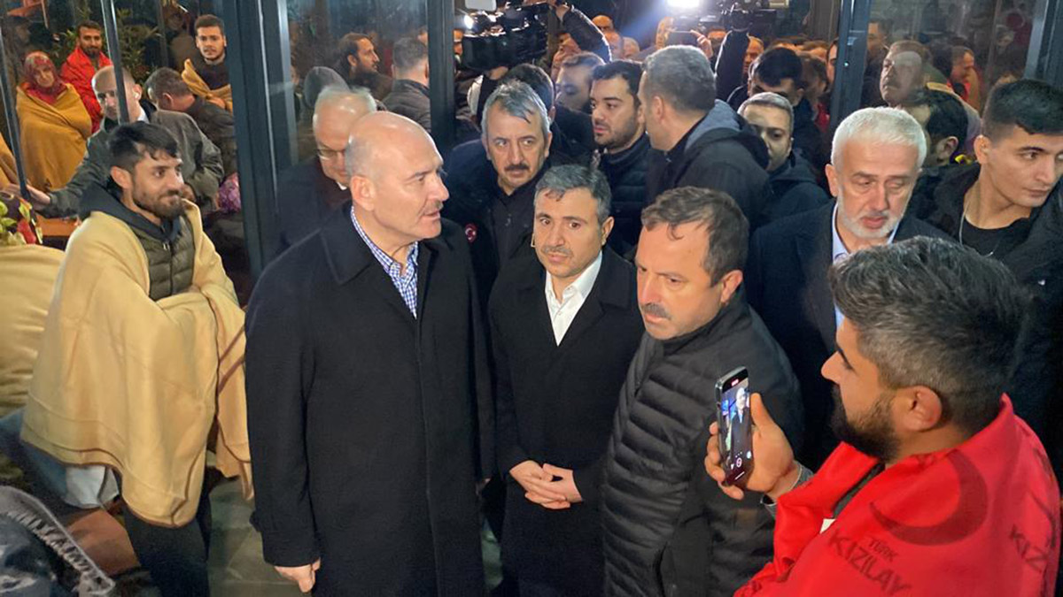 Bakan Soylu deprem bölgesinde