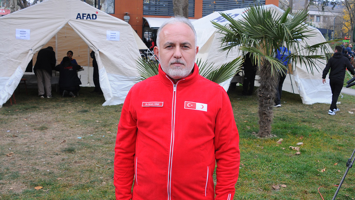 Vatandaşlar için çadırlar kuruldu