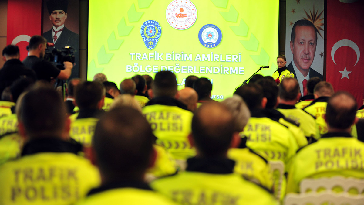 Trafik tek başına polisten ibaret değil