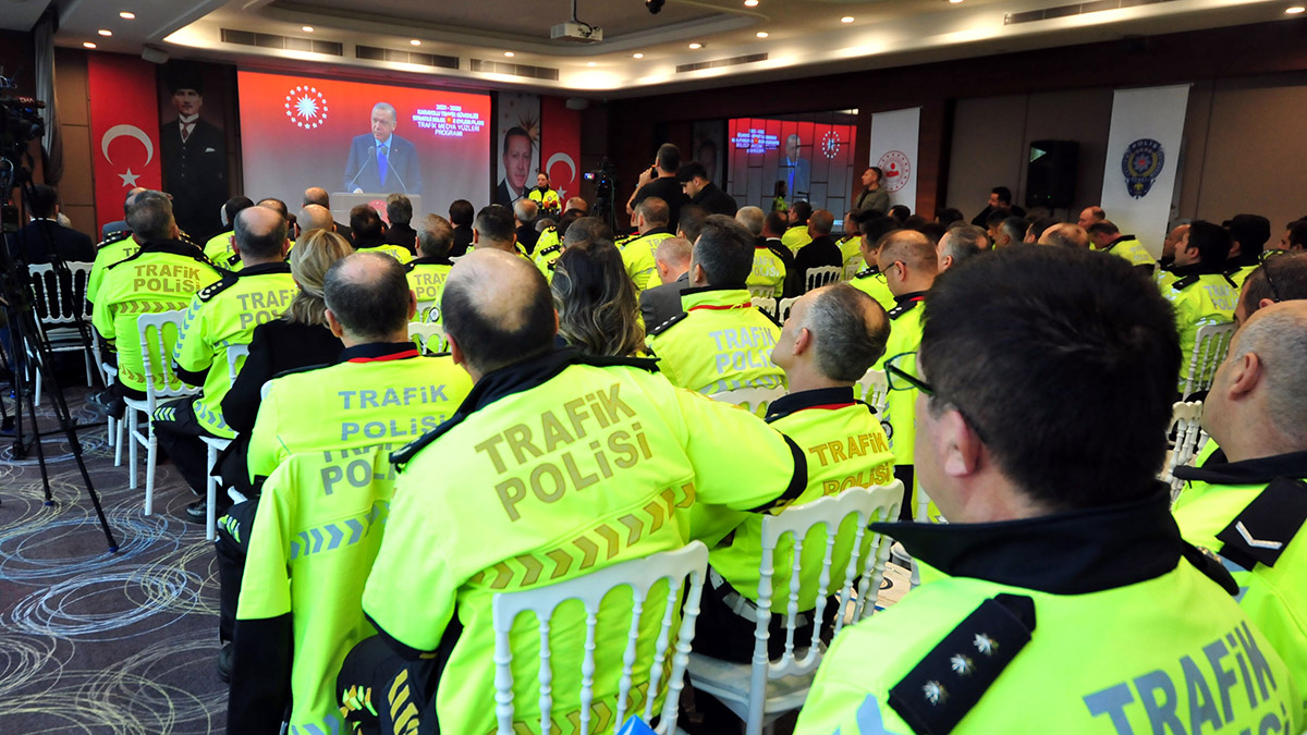 Trafik tek başına polisten ibaret değil