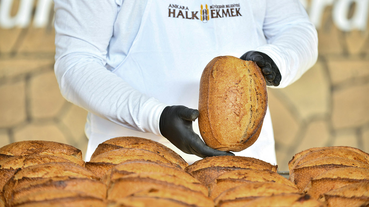 Ankara halk ekmek fabrikası geleneksel ekşi mayadan dört farklı çeşit ekmek üretmeye başladı.