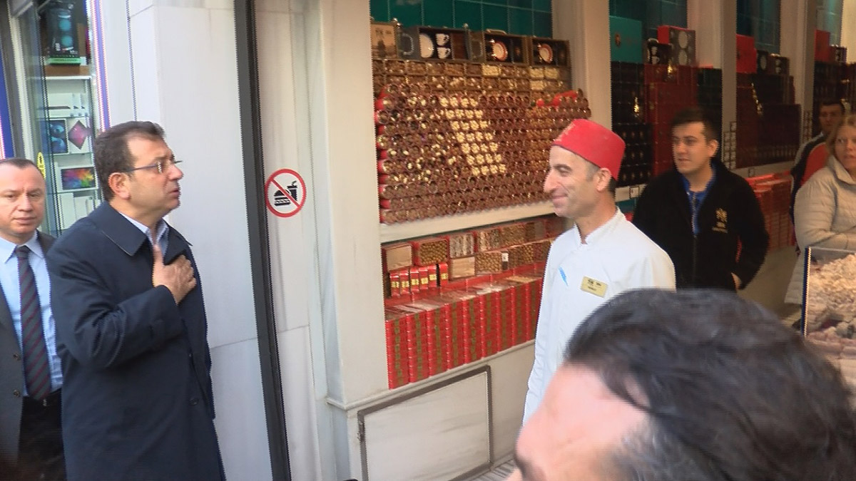 İmamoğlu İstiklal Caddesi'ndeki esnafı ziyaret etti