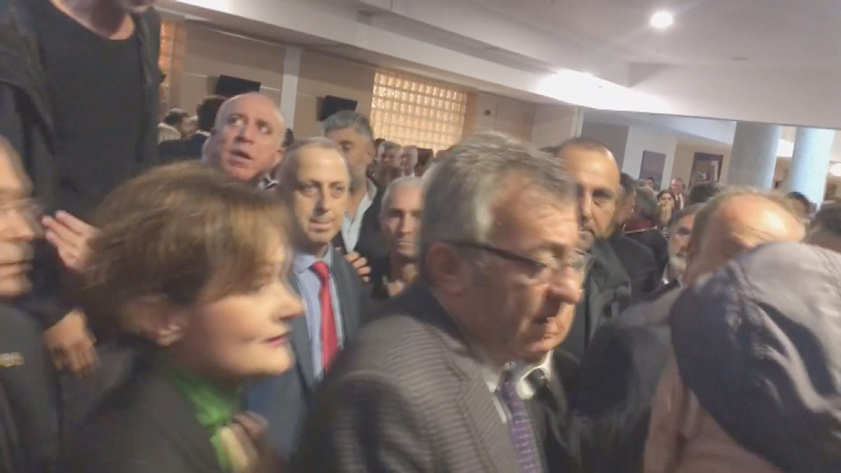 YSK üyelerine hakaret ettiği gerekçesiyle yargılanan Ekrem İmamoğlu'na savcı tekrar 4 yıl 1 ay hapis cezası istedi.