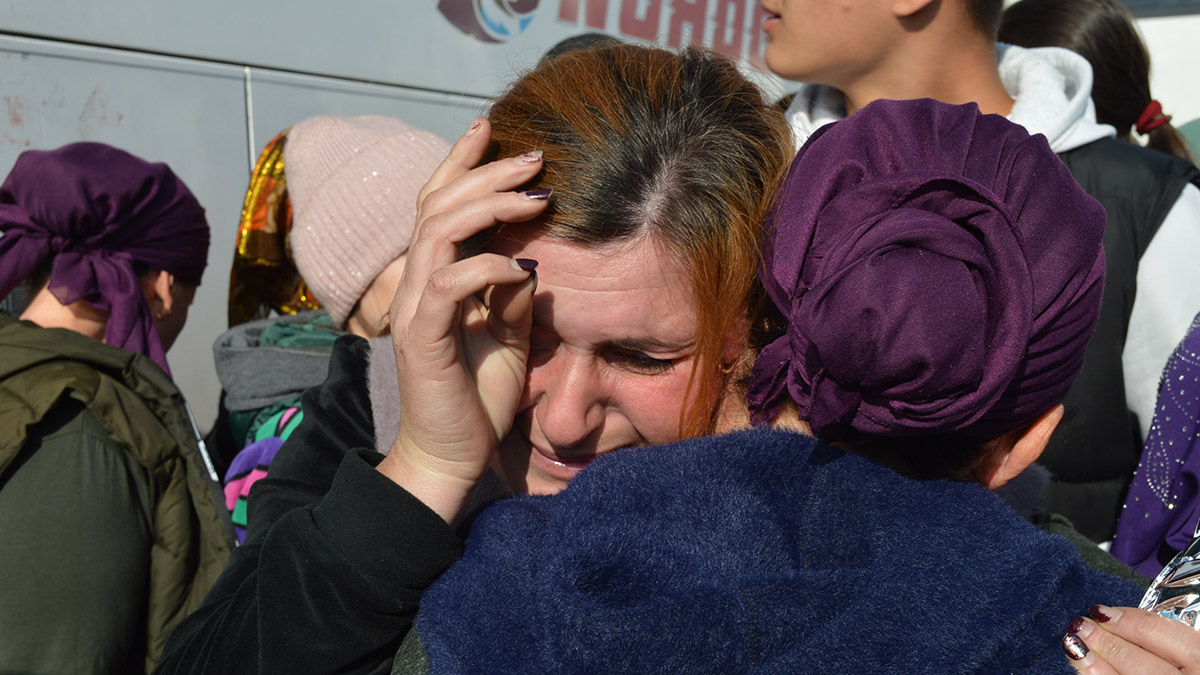 88 Ahıska Türkü Elazığ'da ailelerine kavuştu