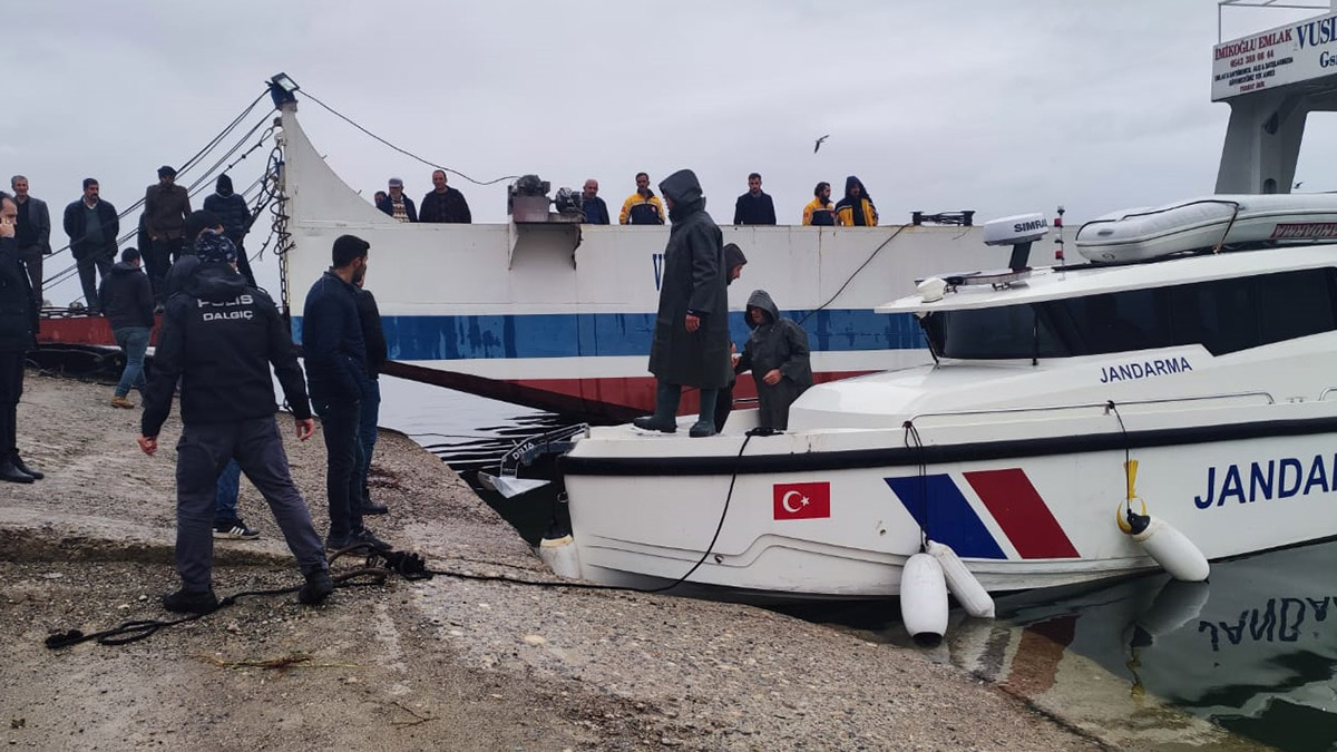 Karakaya Baraj Gölü'ne düşen 2 çocuk babası aranıyor