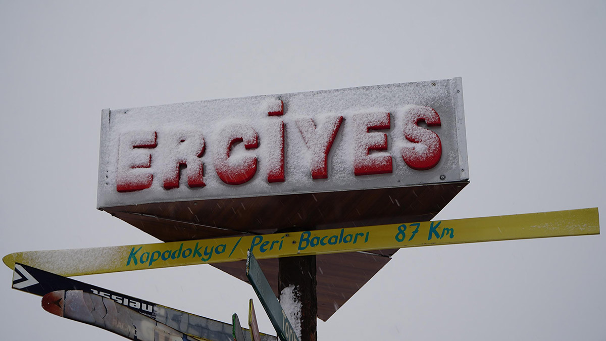 Erciyes kar yağışı ile beyaza büründü