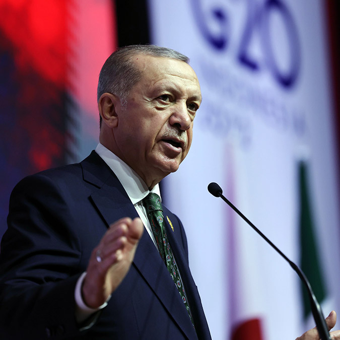 Tüm insanlığın huzuru için gayret gösteriyoruz