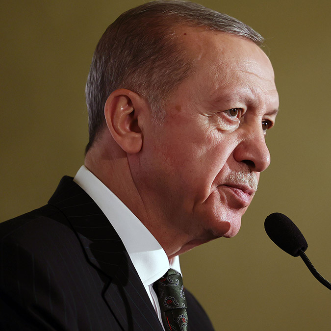 Düşman üretmeye değil dost kazanmaya gayret ediyoruz