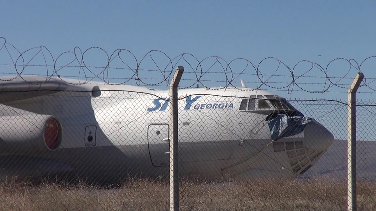 Gürcistan uçağı 11 yıl sonra satılığa çıkarıldı