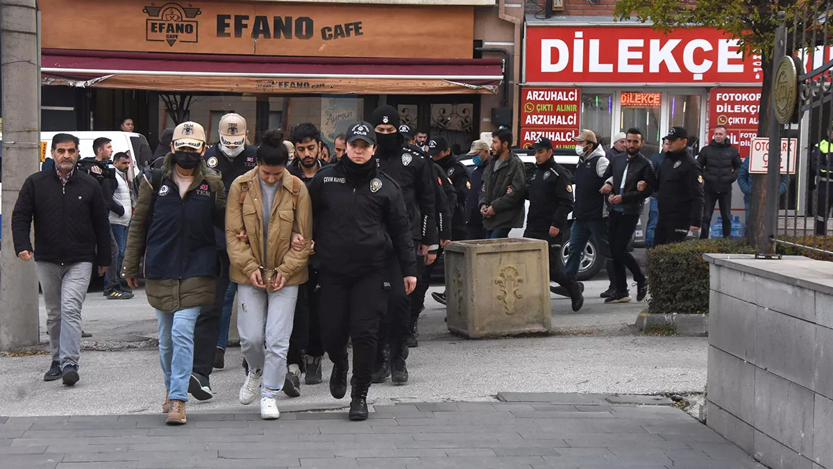 Eskişehir'de pençe-kılıç hava harekatı protestosuna 4 tutuklama