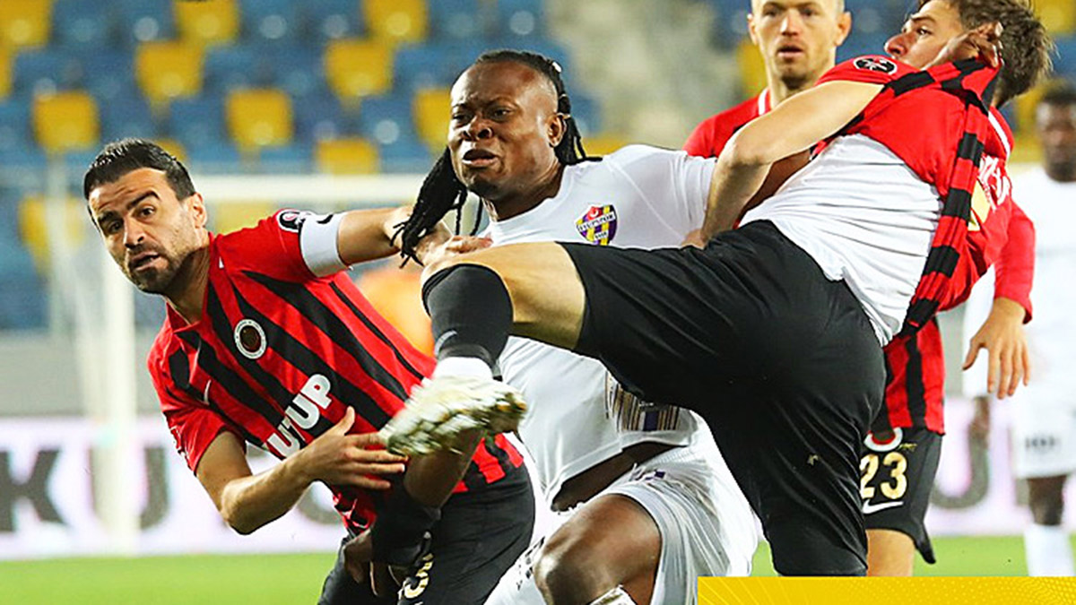 Emeka Eze yaptığı asistlerle dikkat çekiyor