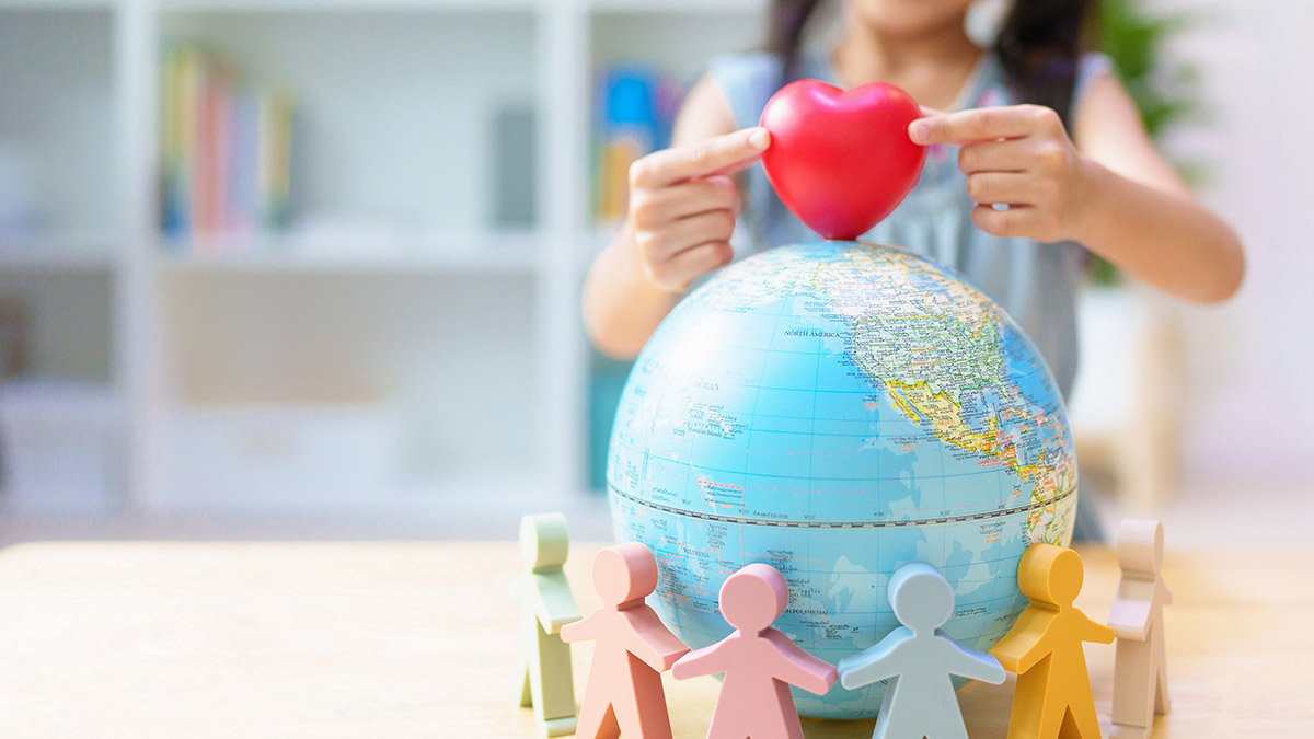 Hukuk Fakültesi Dr. Öğr. Üyesi Cihan Avcı Braun, Enerji maliyetlerinin artmasıyla birçok ürün ve hizmetin de fiyatının artmasının, ailelerin çocukların ihtiyaçlarında kısıtlamaya gitmesine neden olduğunu belirtti.