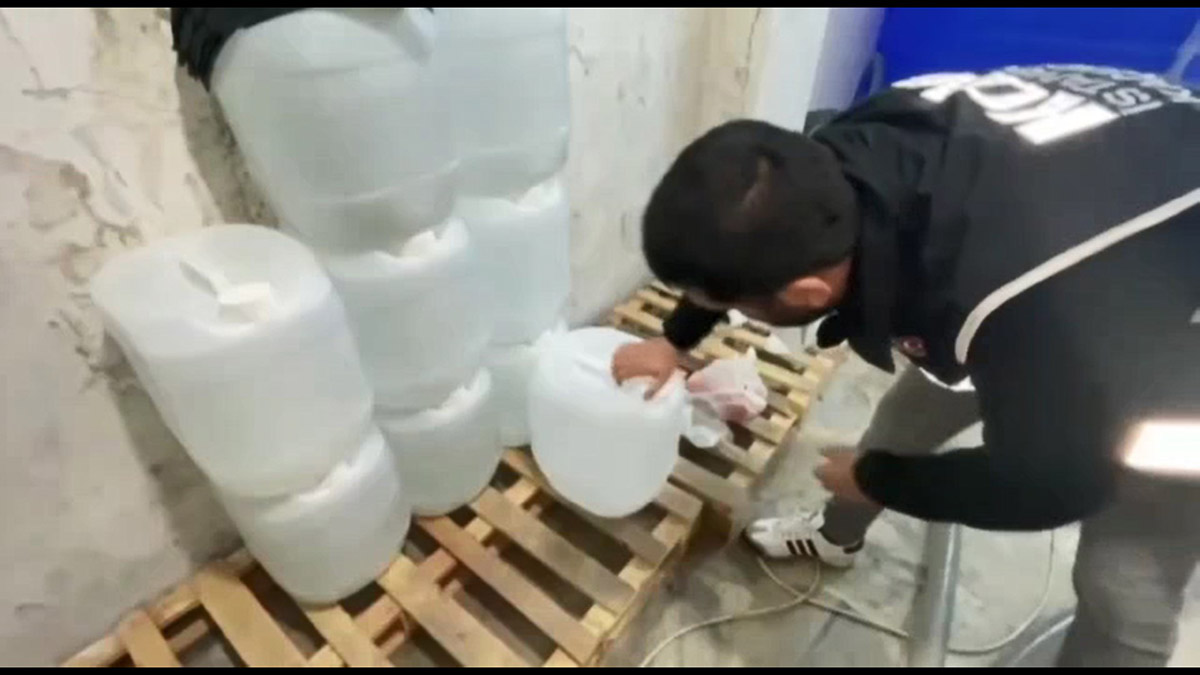 7 ilde sahte içki operasyonu; 32 gözaltı