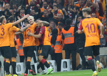 Okan Buruk kazandı Güneş battı