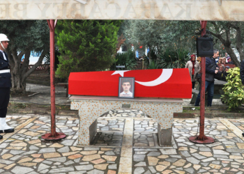Kalp krizinden ölen komiser toprağa verildi