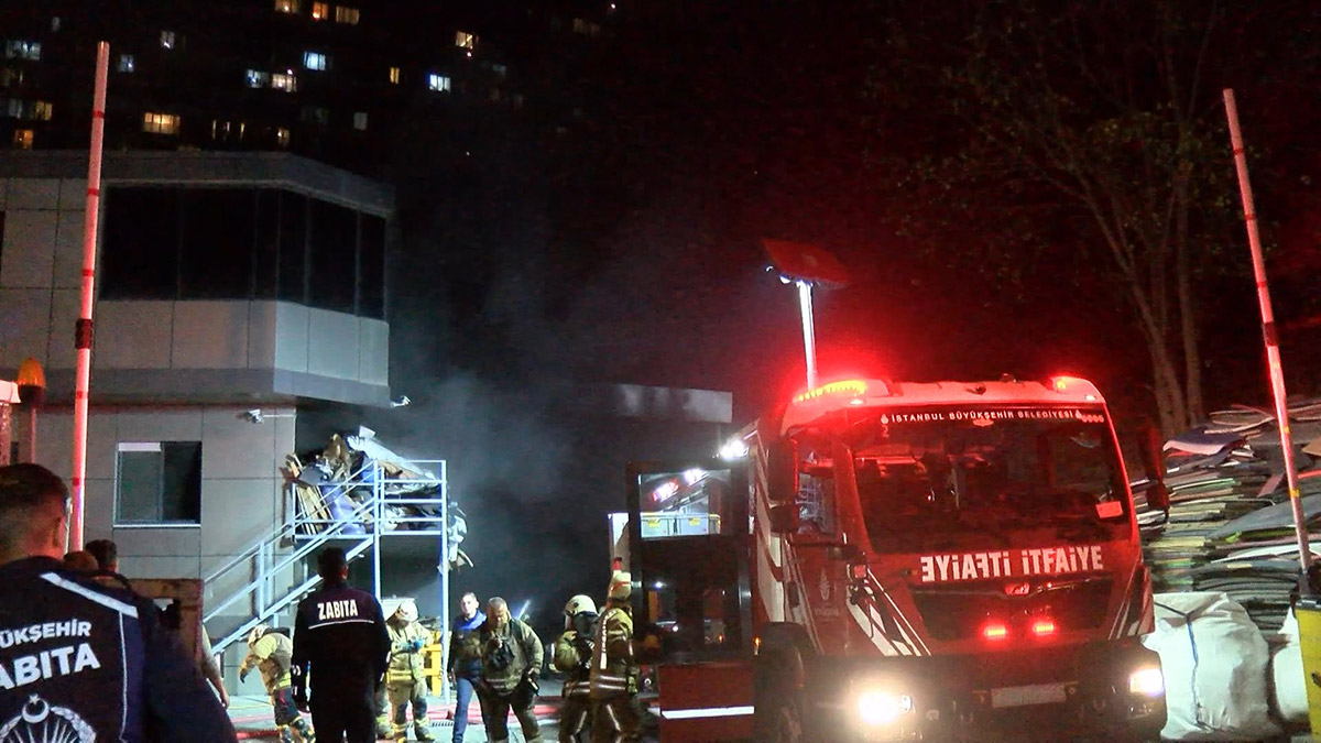 Esenyurt'ta kauçuk fabrikasında yangın