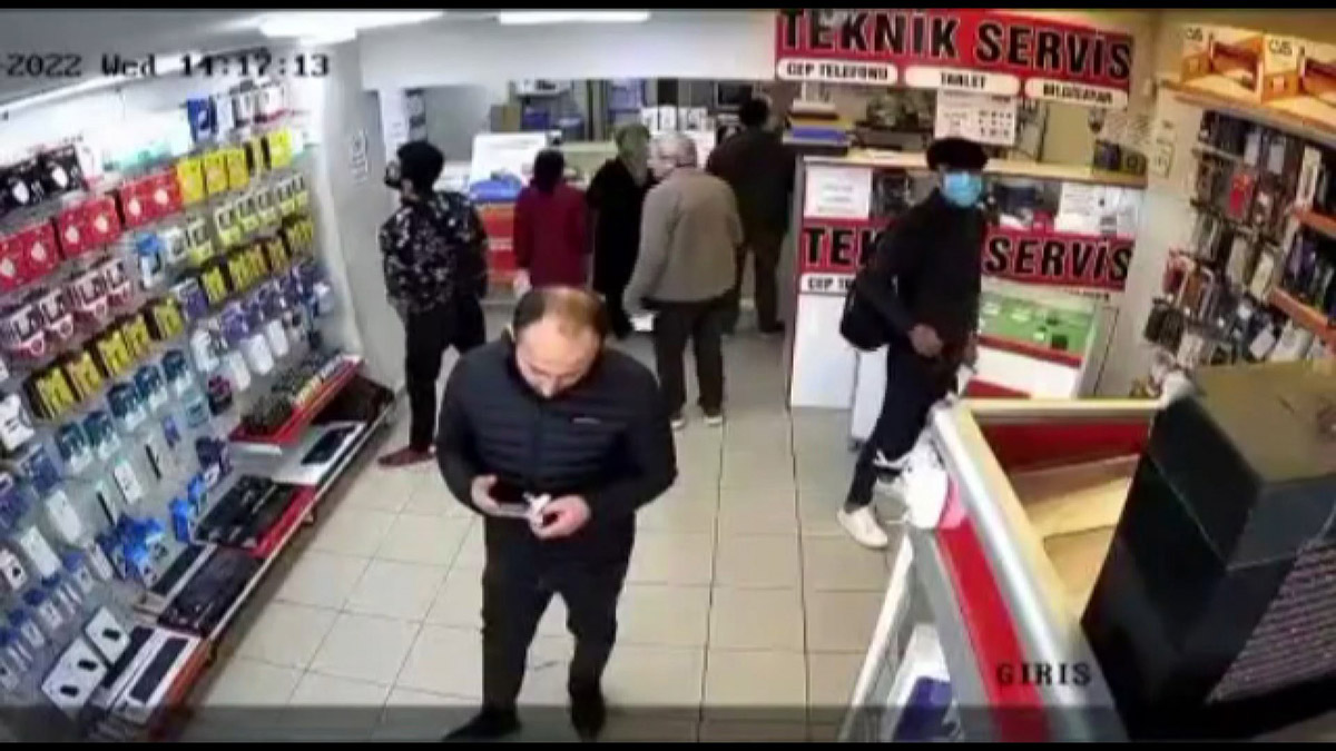 Güngören'de mağazada hırsızlık