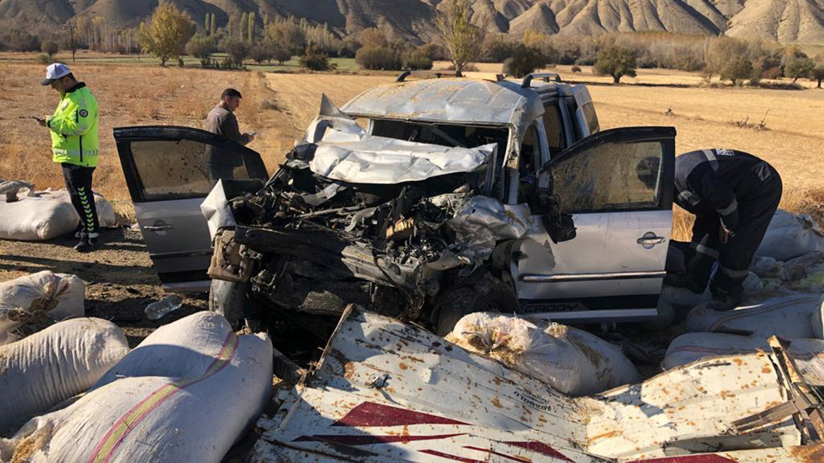 Gürün'de feci kaza; Uzman Çavuş Kemal Çetin öldü